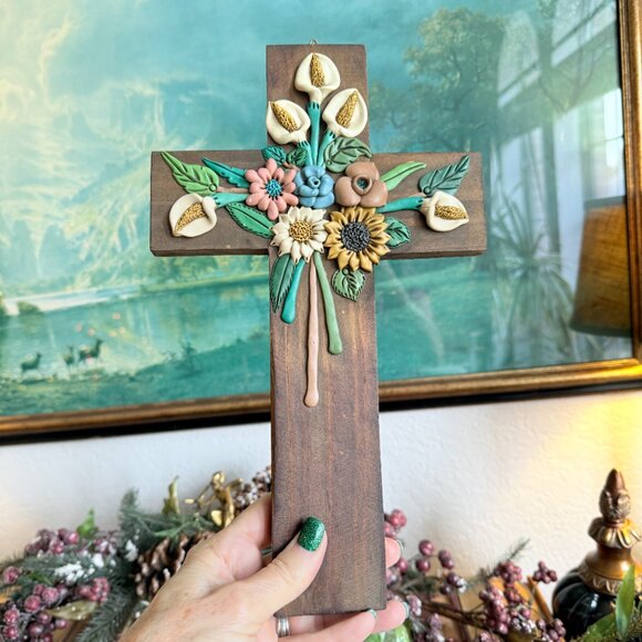 Vintage Handmade Italian Wood Cross with Clay Flowers - Picture 6 of 9